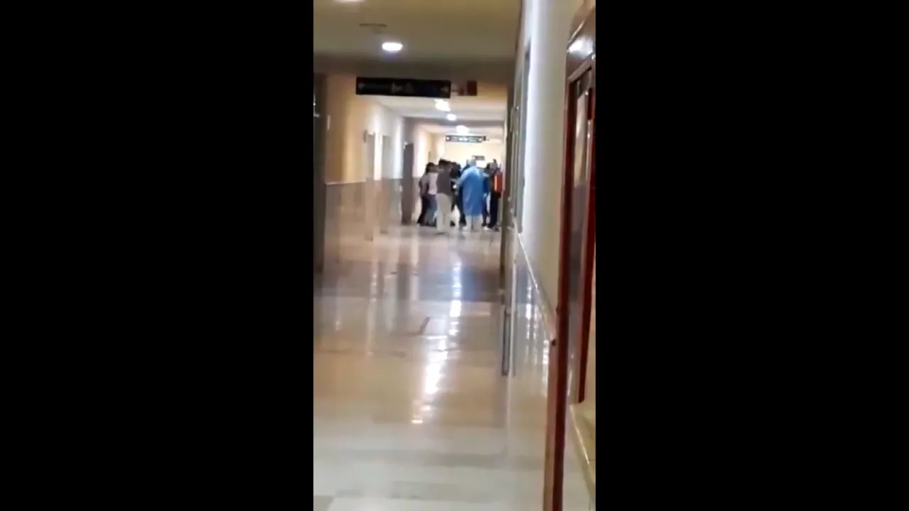 VIDEO. Personalul medical dintr-un spital, bătut de rudele unui pacient decedat din cauza COVID-19