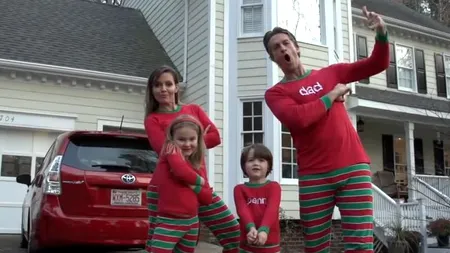 O familie din SUA a creat de Crăciun un videoclip care a ajuns viral. VIDEO