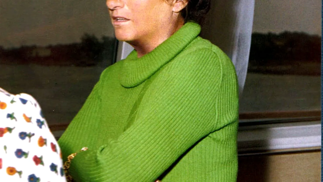 Brandul preferat al Elenei Ceaușescu. Româncele nu și-ar fi permis niciodată acele haine și parfumurile soției lui Nicolae Ceaușescu 