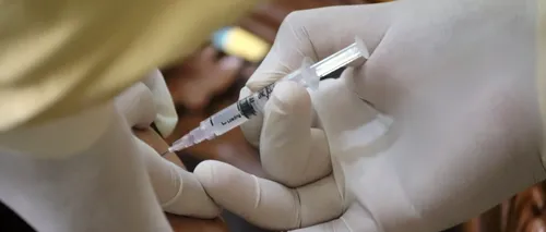 Statele Unite analizează dacă a treia doză de vaccin anti-Covid-19 ar putea provoca efecte secundare grave