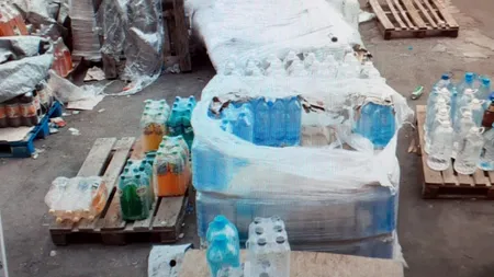 Sticlele de plastic, nedepozitate corect, pot fi periculoase pentru consumatori. Explicațiile specialiștilor