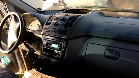 AMENDĂ de 2.900 de lei dacă ai aceste obiecte în mașină. Mulți șoferi din România folosesc așa ceva