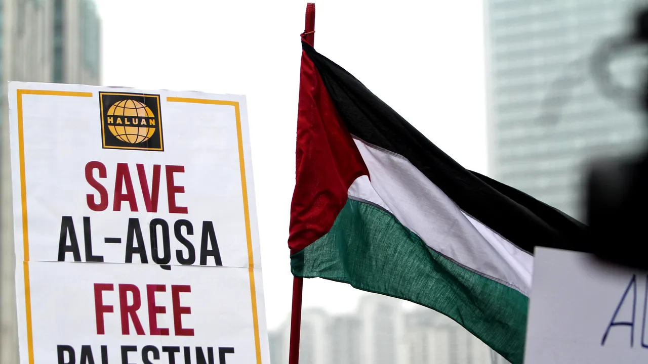 Esplanada Moscheilor. Cum dospește ura