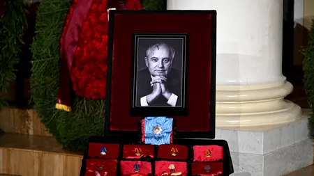 Mii de oameni prezenți la funeraliile fostului conducător sovietic Mihail Gorbaciov. Un singur lider european participă la ceremoniile de la Moscova | GALERIE FOTO