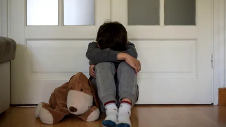 Caz INCREDIBIL în Vaslui: Un copil de 5 ani a ajuns la spital cu ruptură de splină, după ce ar fi fost bătut de tată