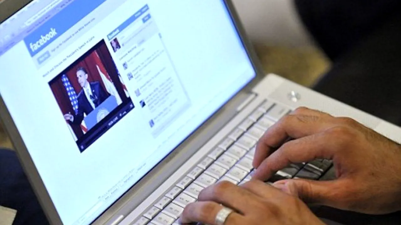 Fost șef al serviciilor secrete de la Casa Albă: Facebook și Twiter ar trebui monitorizate de poliție și de serviciile de securitate