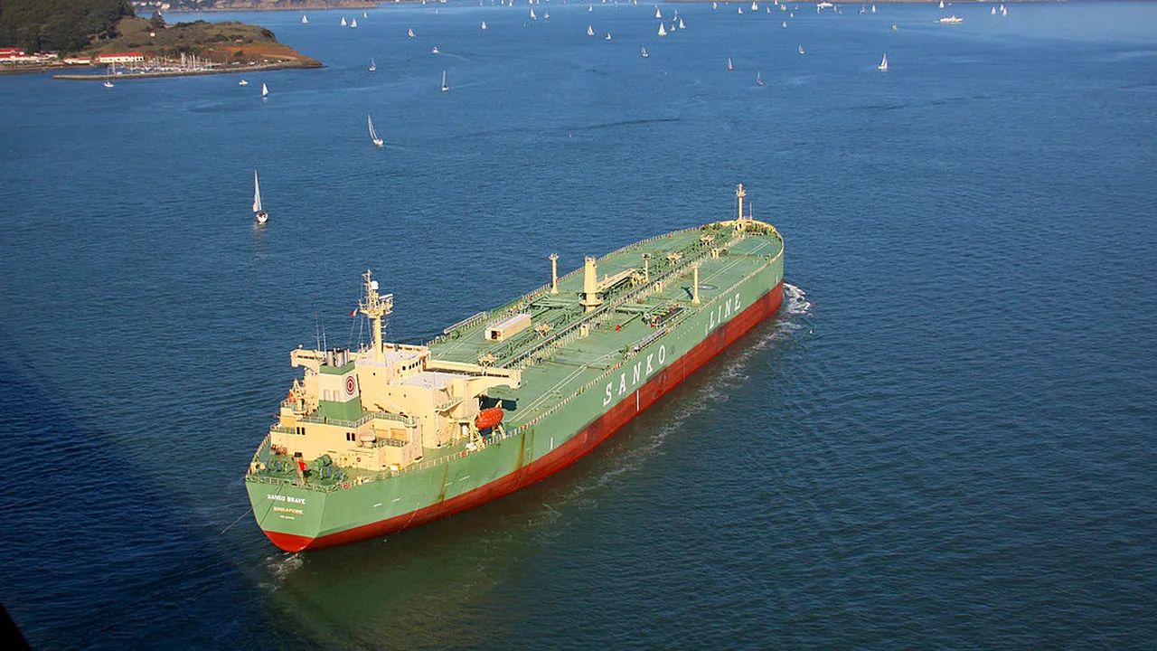 Tranzitul petrolierelor prin Canalul Bosfor, suspendat. Motivul acestei decizii