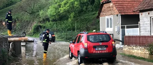 Case inundate și drumuri blocate în județele Timiș și Caraș-Severin, după codul roșu
