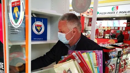 Vicepreședintele CJ Argeș, Marius Nicolăescu, a demarat campania „Dăruiește un zâmbet, o carte” pentru copiii internați în Spitalul de Pediatrie Pitești