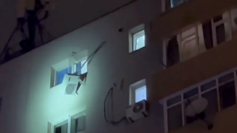 Un tânăr a căzut de la etajul zece al unui bloc din Timișoara. Băiatul a murit pe loc