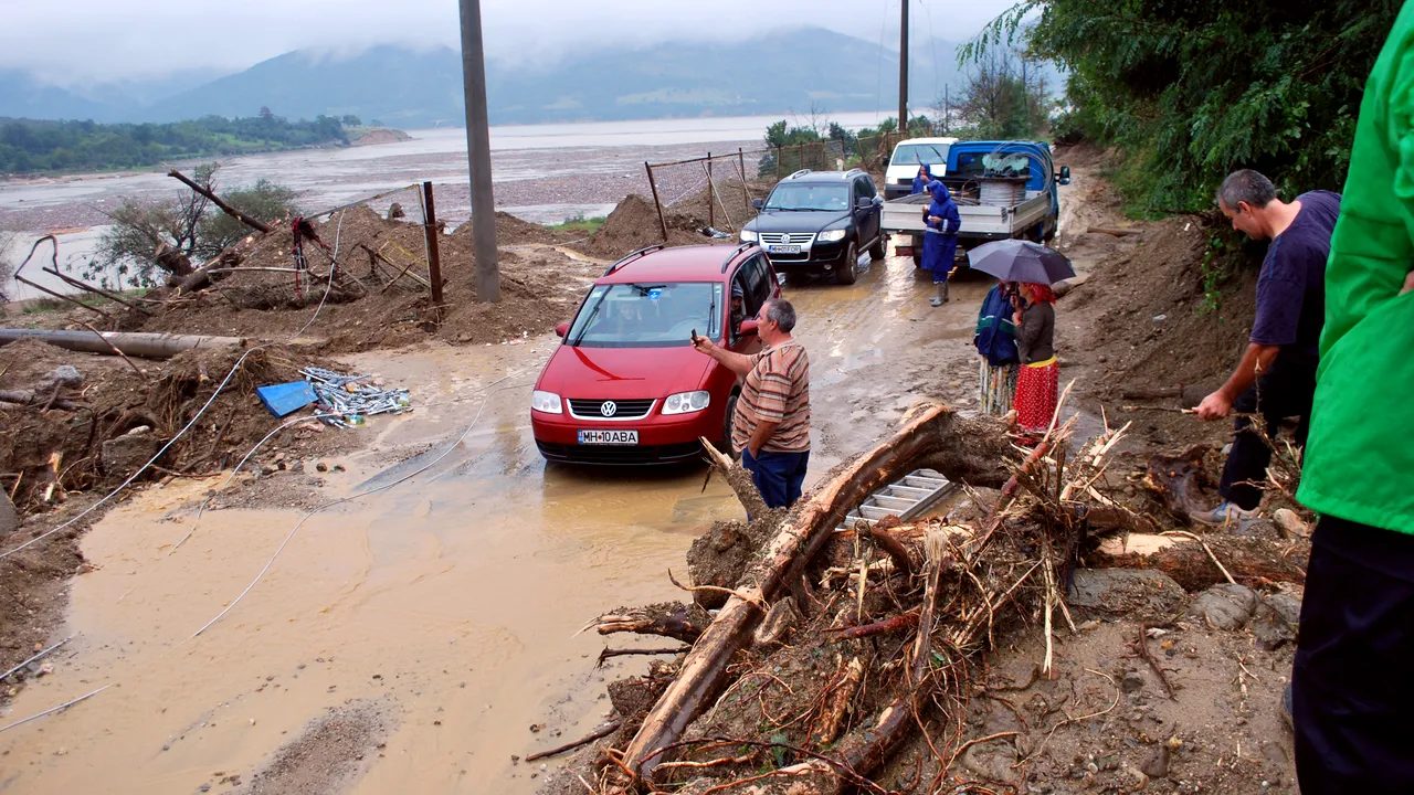 Cod galben de inundații în 11 județe până la ora 24:00