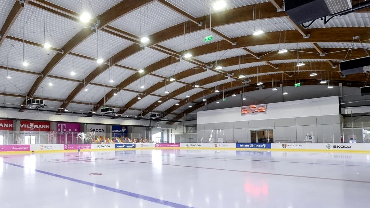 Peste 200 de concurenți din 22 de țări participă la concursul internațional de patinaj artistic „Bellu Memorial”, de la patinoarul din Otopeni