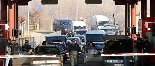 Șoferul unui TIR a oferit polițiștilor de frontieră de la Giurgiu 1.500 de euro, ca să nu-i deschidă compartimentul de marfă. După ce l-au refuzat, l-au și reținut pentru ce avea înăuntru