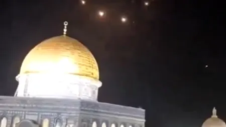 Mai multe drone iraniene, deasupra moscheii Al-Aqsa. Este unul dintre locurile sfinte ale musulmanilor