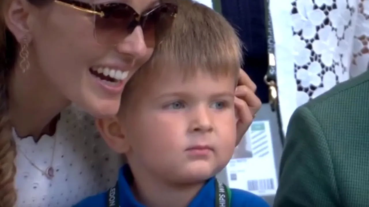 DJOKOVIC și-a adus băiețelul să-l vadă cum ridică trofeul de Grand Slam de la WIMBLEDON