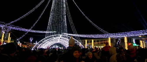 Orașul din România care se laudă cu cel mai mare brad de Crăciun din țară: va avea 42 de metri