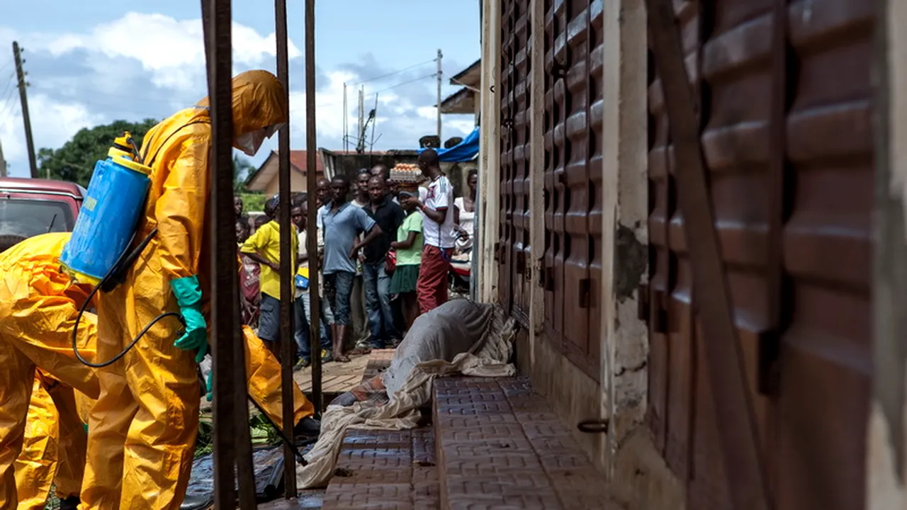 După 50 de ani de relații ostile, două state lucrează împreună să oprească epidemia de Ebola