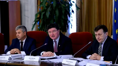 Revizuirea Constituției. Moțiunea de cenzură, la pachet cu numele noului premier. CCR nu mai poate verifica hotărârile Parlamentului