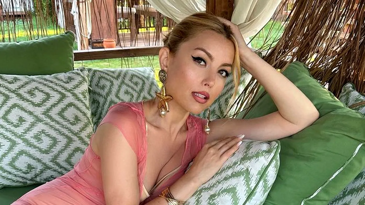 FOTO / Elena Gheorghe E TOP în costum de baie! E bine de tot