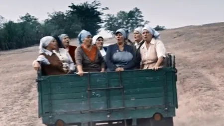 Moldovenii care își fac reclamă fructelor au ajuns o senzație pe internet. Cum sună hitul Queen, „Show must go on