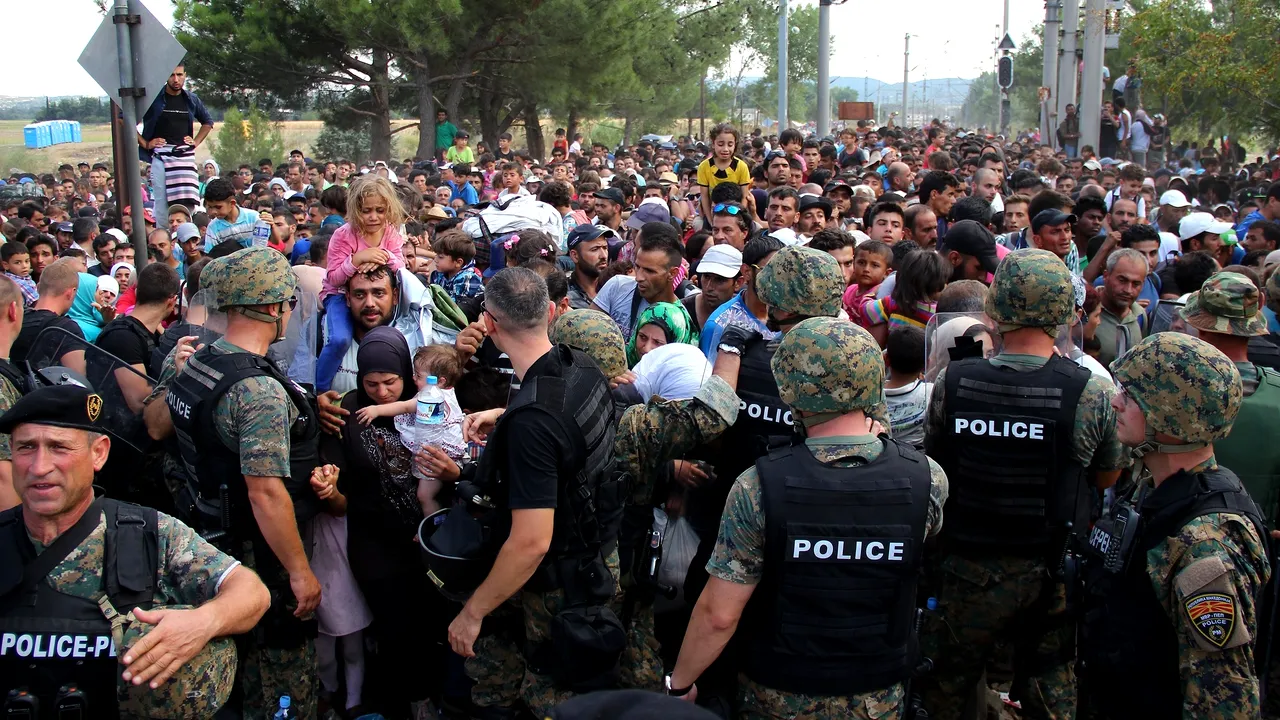 De acum, refugiații vor fi primiți la frontierele UE de acești polițiști. Câți români sunt în forța de intervenție rapidă a Uniunii