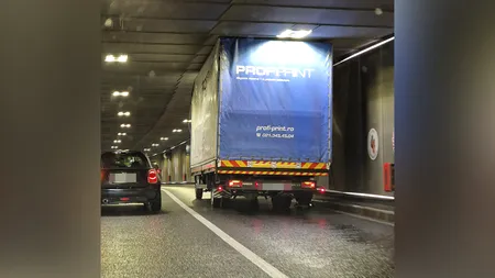 Incă un incident în Pasajul Unirii. Un camion a rămas blocat în interior | VIDEO