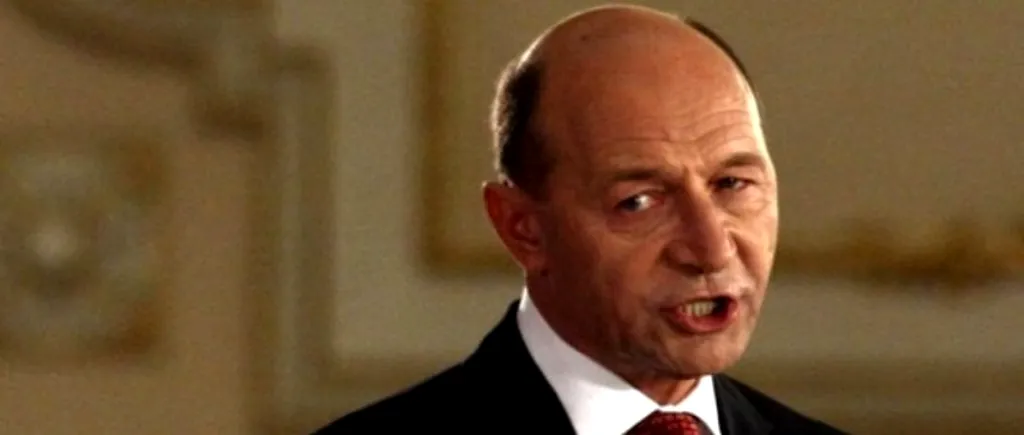 Traian Băsescu își explică sprijinul pentru Elena Udrea : Eu susțin soluția care să dea perspectivă PDL, nu care îl îngroapă
