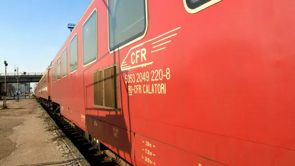 CFR a bifat un nou record de întârziere pe calea ferată. Un tren internațional a făcut 10 ore de la Brașov la Sighișoara