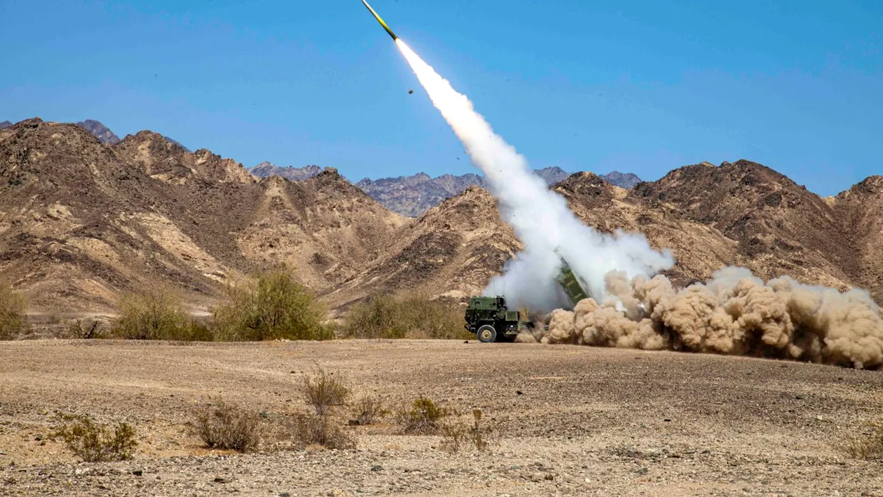 Expert militar rus, despre M270 MLRS și M142 HIMARS, cele mai periculoase arme ale Ucrainei: ”Este vital ca trupele ruse să distrugă lansatoarele de rachete furnizate de Vest”