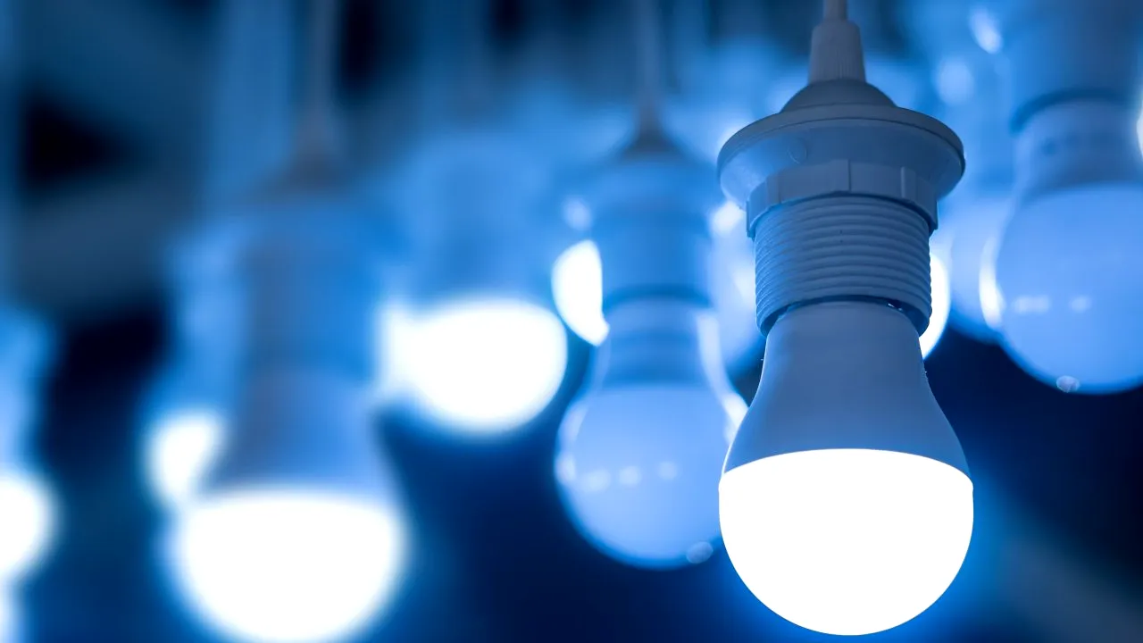 Aparatul electrocasnic care consumă într-o oră cât 44 de becuri LED. Toți românii îl au în casă și îl folosesc zilnic