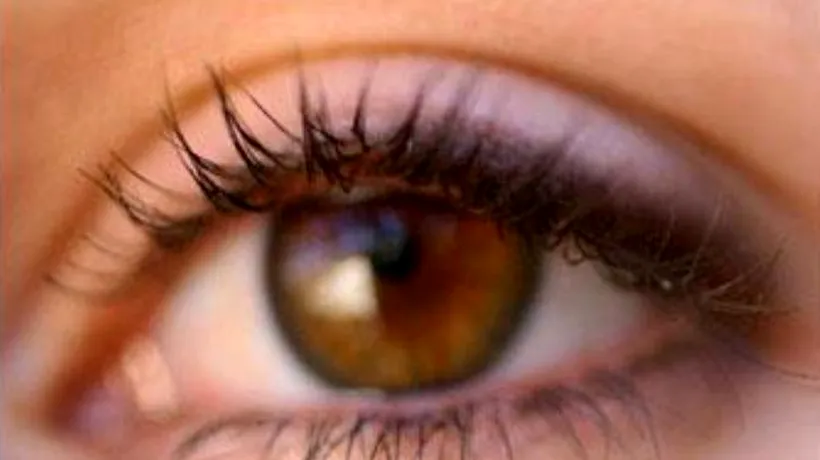 STUDIU. Culoarea ochilor, factor de risc pentru apariția unei boli de piele