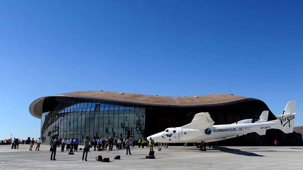 Google vrea să cumpere o parte din compania de turism spațial Virgin Galactic