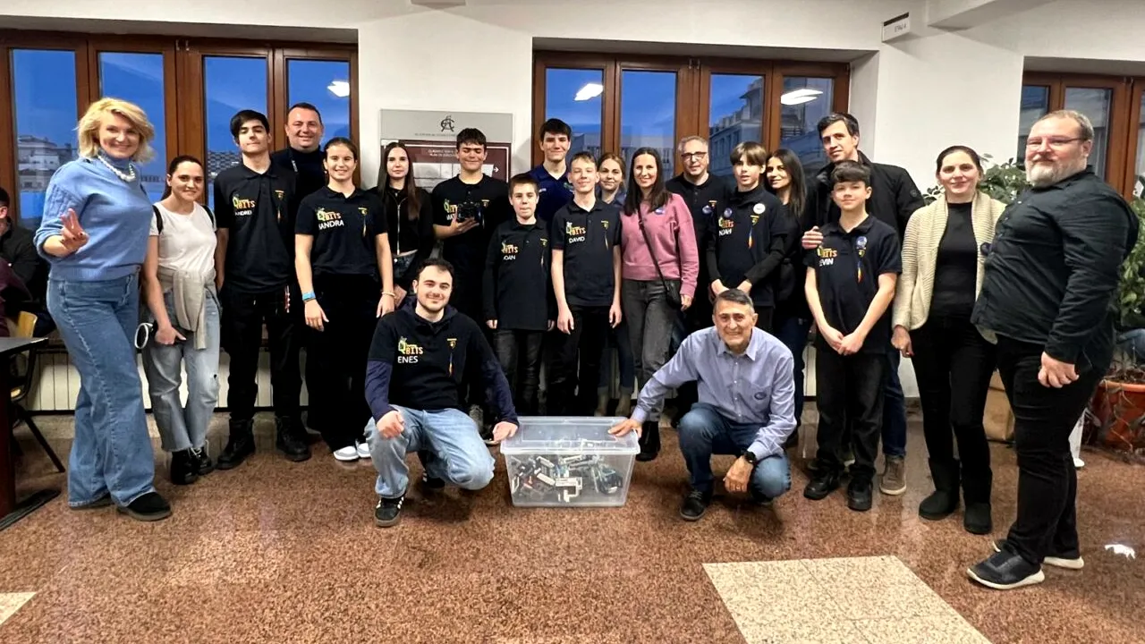 Echipa românească de robotică QuantumBits pleacă la competiția FIRST LEGO League cu ajutorul TAROM