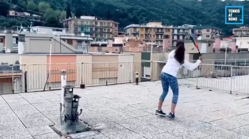 VIDEO. Două fete au uimit o lume întreagă, după ce s-au filmat cum joacă tenis pe acoperiș