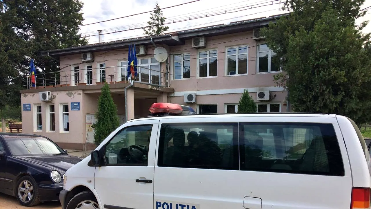 Percheziții în Mehedinți.  Cum ar fi încercat un primar să acopere 1,5 milioane din casierie