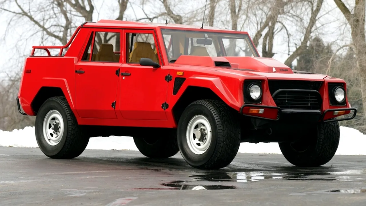 Pentru ce sumă ar putea fi vândut un Lamborghini LM002 produs în 1989