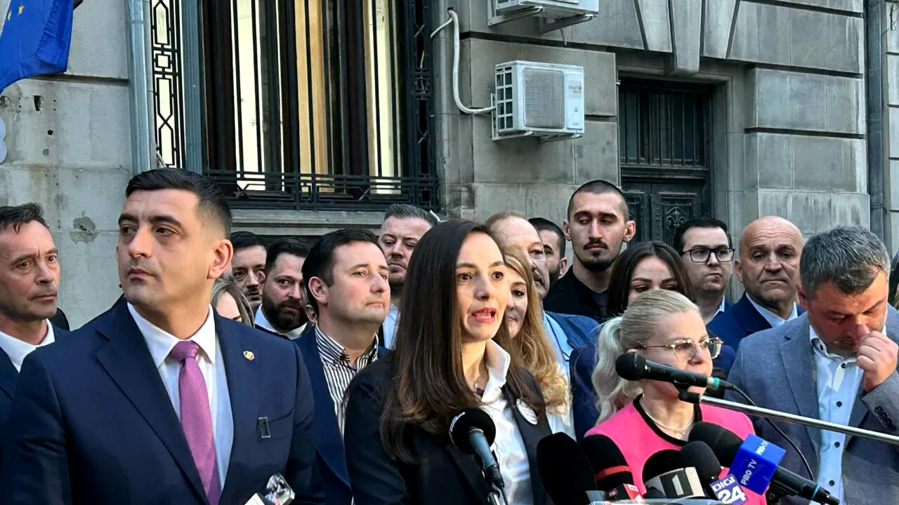 Anamaria Gavrilă și-a depus CANDIDATURA la BEC, însoțită de George Simion: 