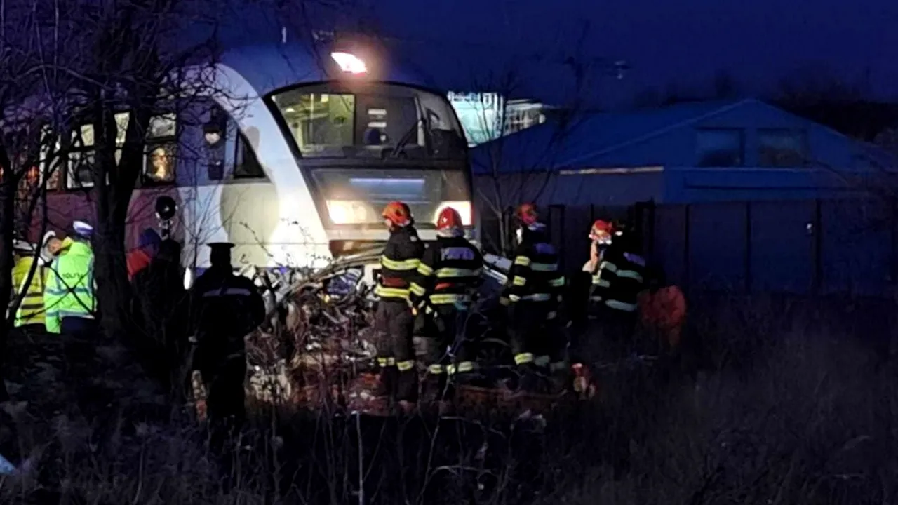 Timiș: Trafic feroviar întrerupt la Giroc după ce un tren a lovit o mașină. Șoferul a fost grav rănit - FOTO