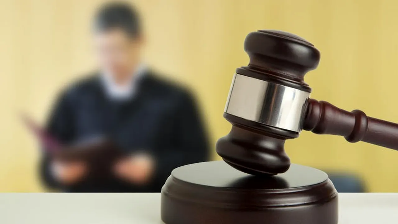 Măsuri în DOSARUL armelor și munițiilor militare aduse ilegal în România. O persoană a fost reţinută, iar alta plasată sub control judiciar