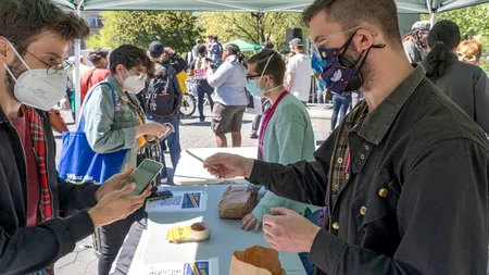 Campanie inedită de promovare a vaccinării. Adulții din Washington care se imunizează primesc gratuit un joint cu marijuana