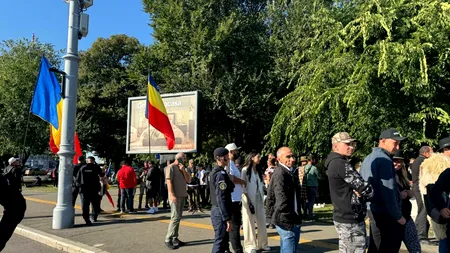 Protestul oierilor continuă în Piața Victoriei. Cum arată acum scena luptelor de ieri. Ciobanii spun că au fost chemați la Cotroceni