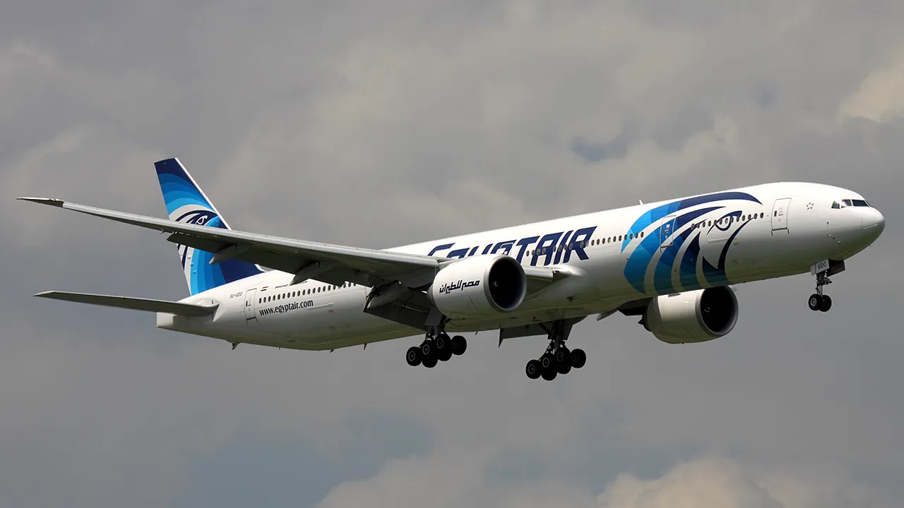 Informații de ULTIMĂ ORĂ, publicate de presa americană. Ce s-a întâmplat la bordul avionului EgyptAir cu 2 minute înainte de prăbușire