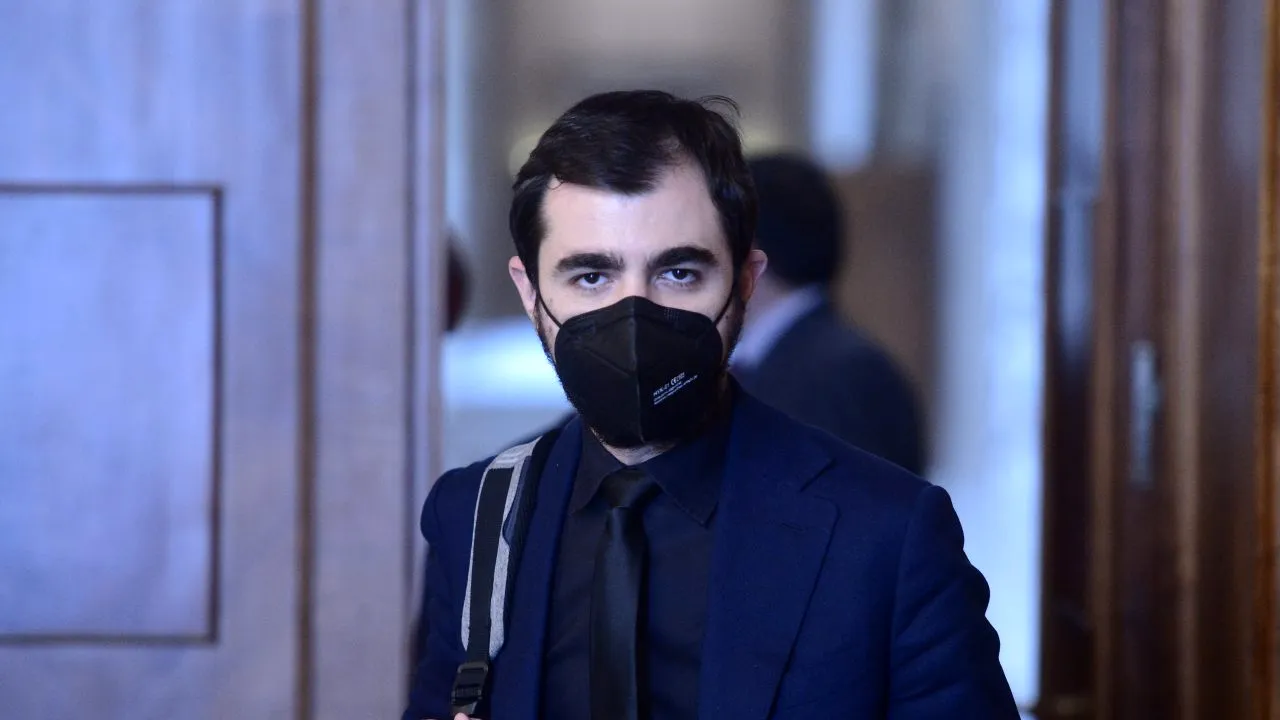 Claudiu Năsui: Guvernul PSD-PNL plăteşte ajutoarele de pandemie din banii firmelor păgubite