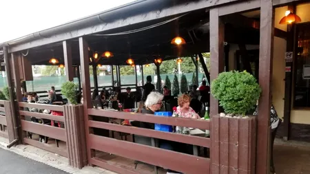 Atenție, poliția umblă în control pe la terasele din București, unde dă amenzi pentru nerespectarea regulilor privind răpsândirea Covid 19 / FOTO