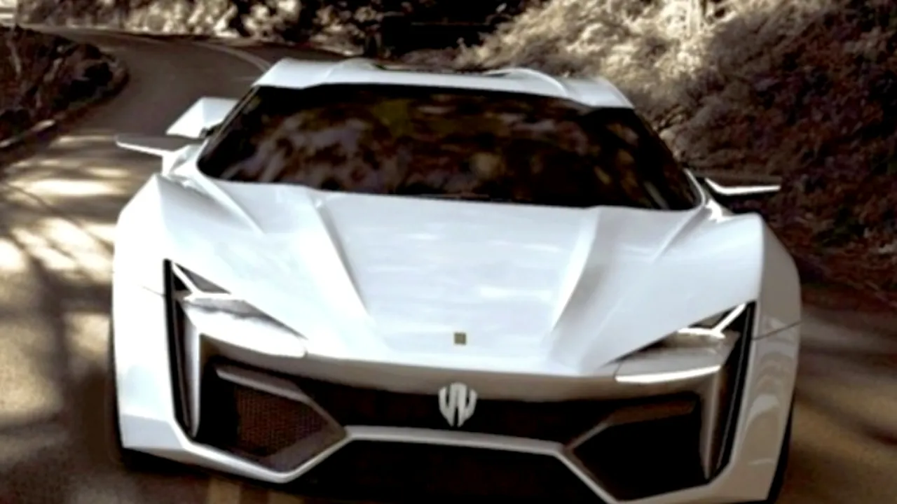 GALERIE FOTO: Cât costă prima mașină de producție arabă