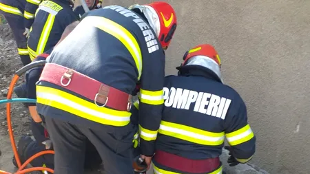 FOTO VIDEO | Un mal de pământ s-a surpat peste doi muncitori la Oradea. Una dintre victime a murit