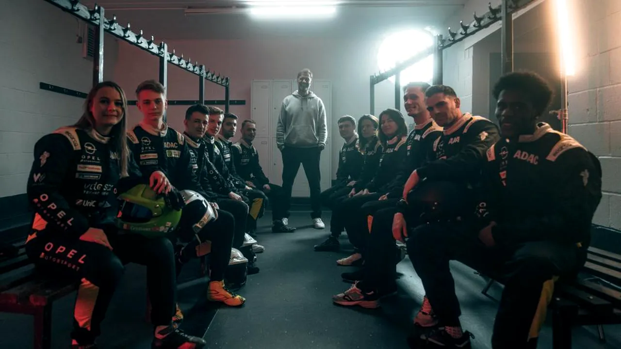 O româncă a FILMAT alături de Jurgen Klopp. Cum e celebrul antrenor. „Exact așa cum îl vedem și la tv”