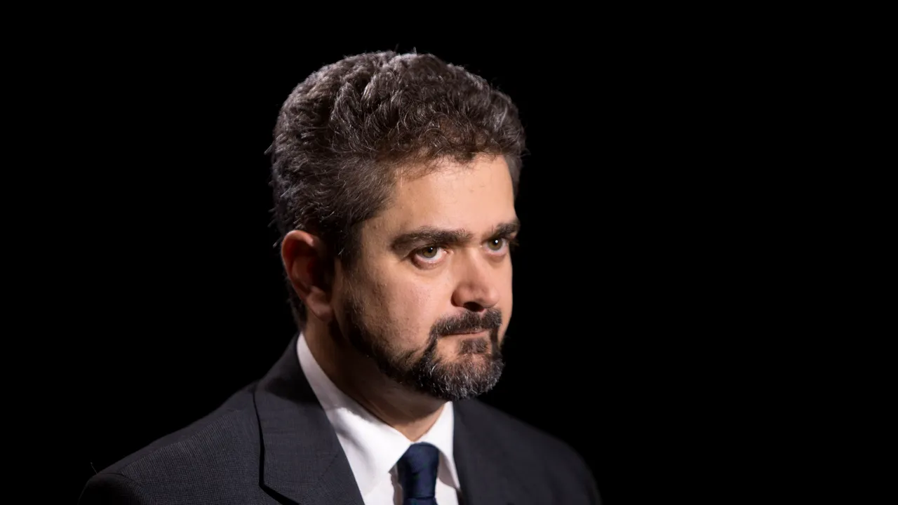 Candidatul PMP despre Arhivele Securității: Să devină publice. După logica sistemului, Iliescu e basma curată - VIDEO 