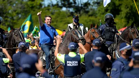 CRIZĂ INSTITUȚIONALĂ. Președintele brazilian Jair Bolsonaro s-a alăturat susținătorilor care au protestat împotriva Congresului și a Curții Supreme din Brazilia