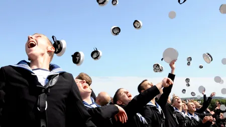 Marinarii din Armata Britanică nu mai au voie să bea pe mare. Decât puțin. Care este limita de alcool consumat